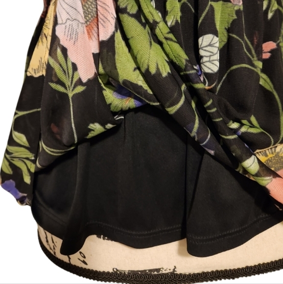 Express Floral Blouse - Picture 3 of 6